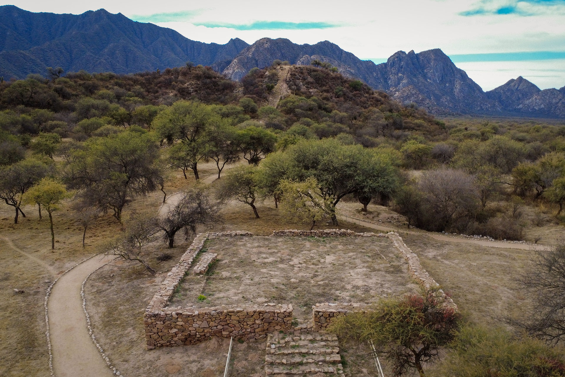 Quién fue el científico que enseñó cómo piensa el cerebro en Argentina UMAI Qué es el Shincal de Quimivil las 7 claves para entender el Machu Picchu argentino